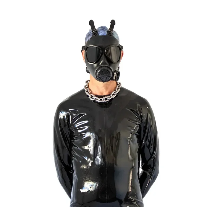 12 D Army-Gasmaske mit schwarzen Linsen