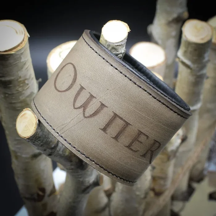 Armband grau – „Owner“ modern breit – penumbra