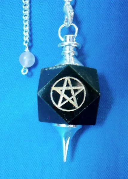 Edelsteinpendel mit Pentagramm