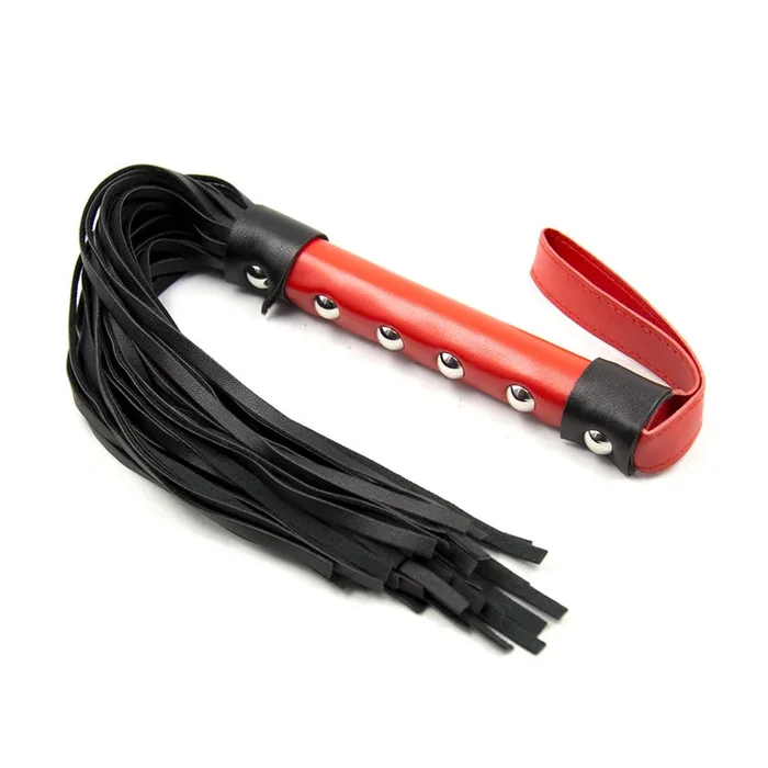 Flogger mit Nieten