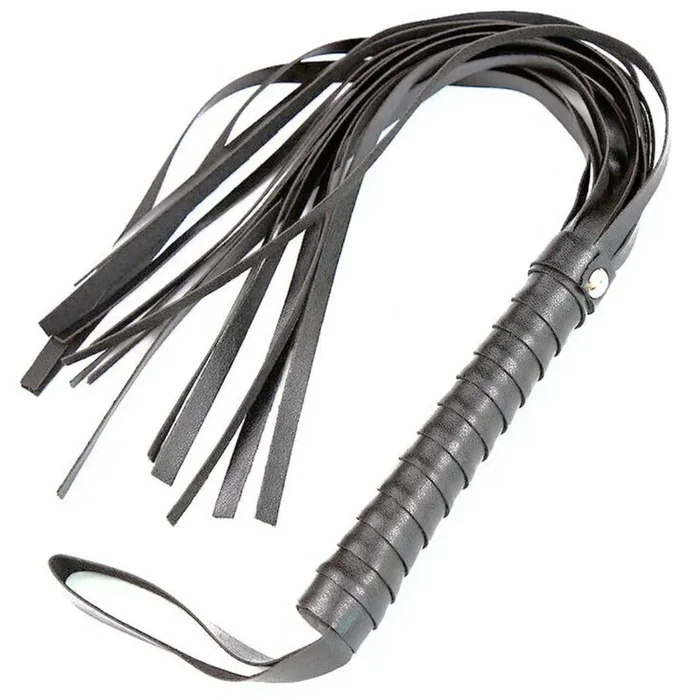 Flogger mit silberfarbenen Nieten