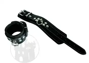 Handfesseln mit O-Ring