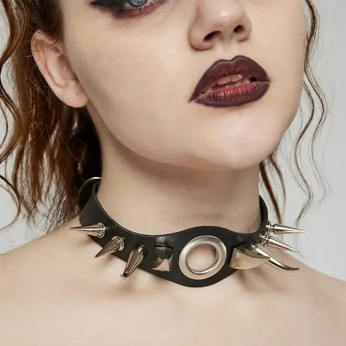 Kraftvoller Cyberpunk-Choker