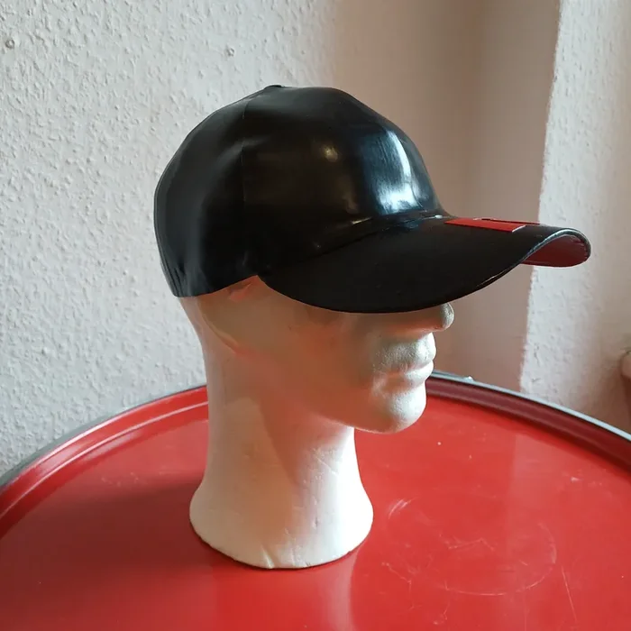 Latex-Basecap ‘Darwin‘