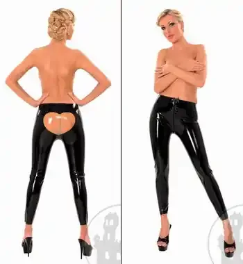 Latexhose mit Herz am Po