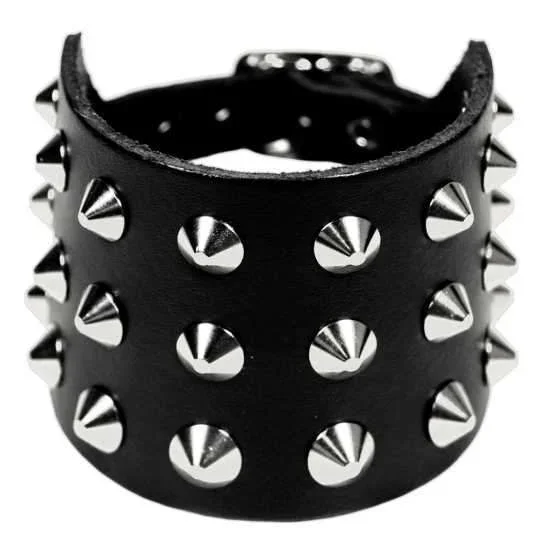 Lederarmband mit drei Reihen Spitzennieten