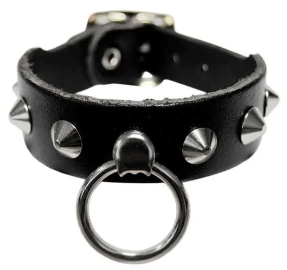Lederarmband mit Spitznieten & Ring