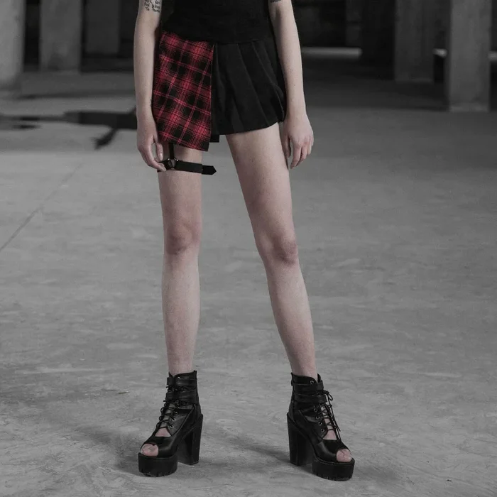 Plissierter Minirock im Gothic Punk Stil