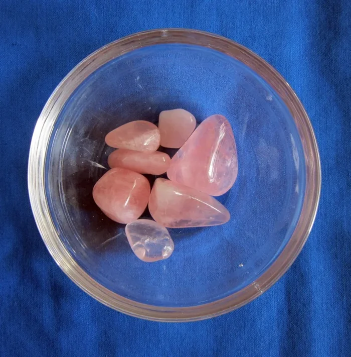 Rosenquarz Trommelsteine