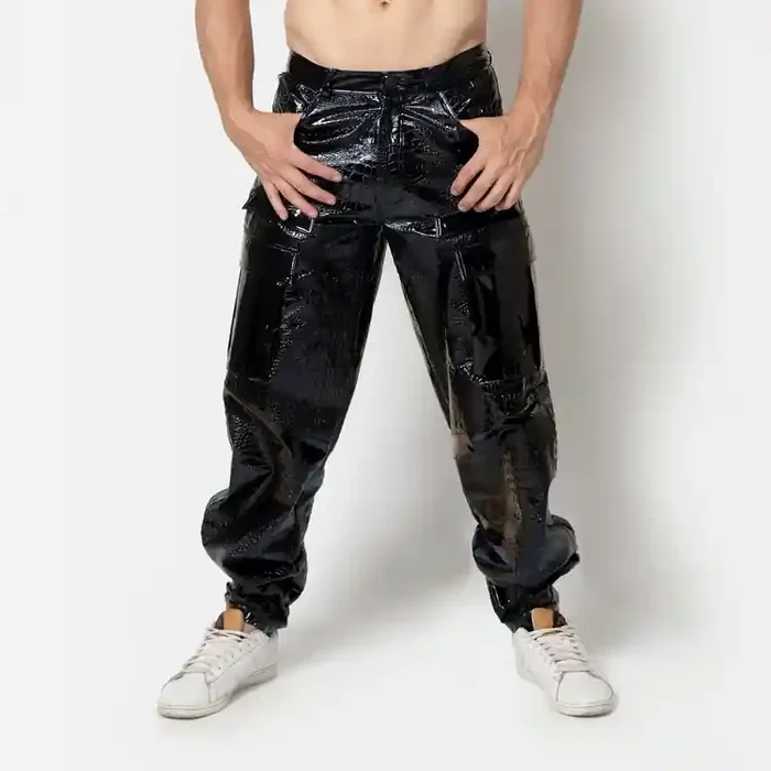 Schwarze Lack-Jogger