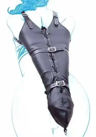 Strenges Leder-Camisole mit Verschlüssen