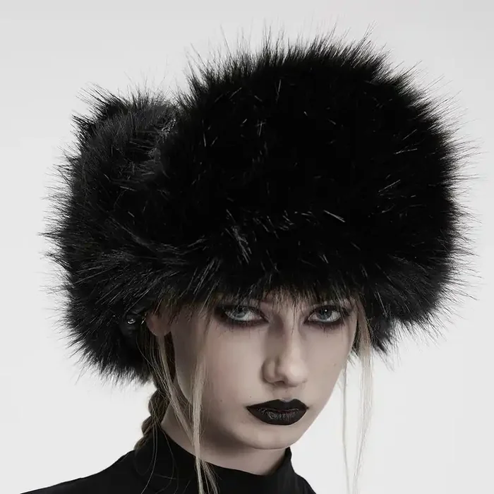 Trapper-Hut im Gothic- und Punk-Stil