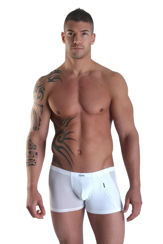 Weiße Boxer ‚Open Heart‘